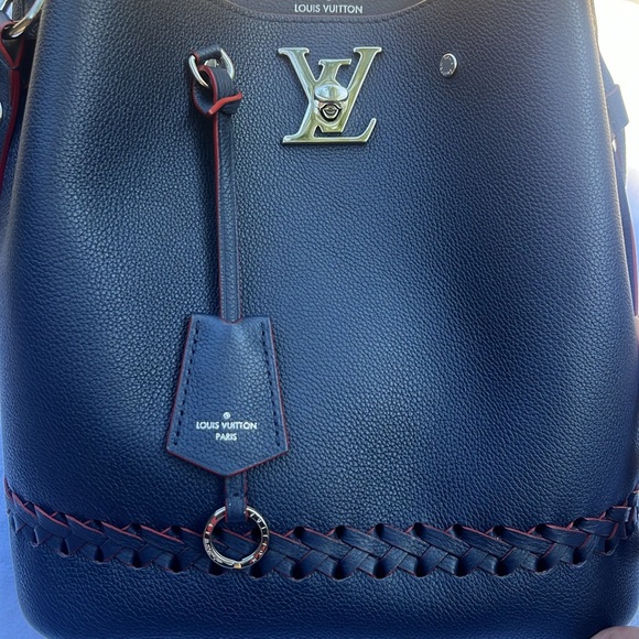 Louis Vuitton Lockme Braided Bucket Bag - Picture 12 of 17